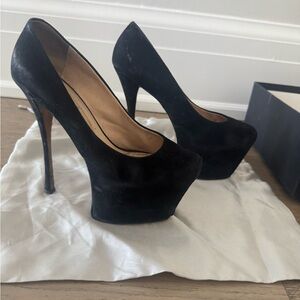 Giuseppe Zanotti Black Heels size 8